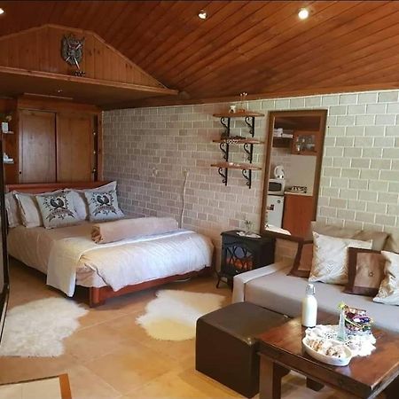 Czarina Cabin הבקתה הקיסרית והדירה הקיסרית Czarina Apartment Caesarea Eksteriør billede